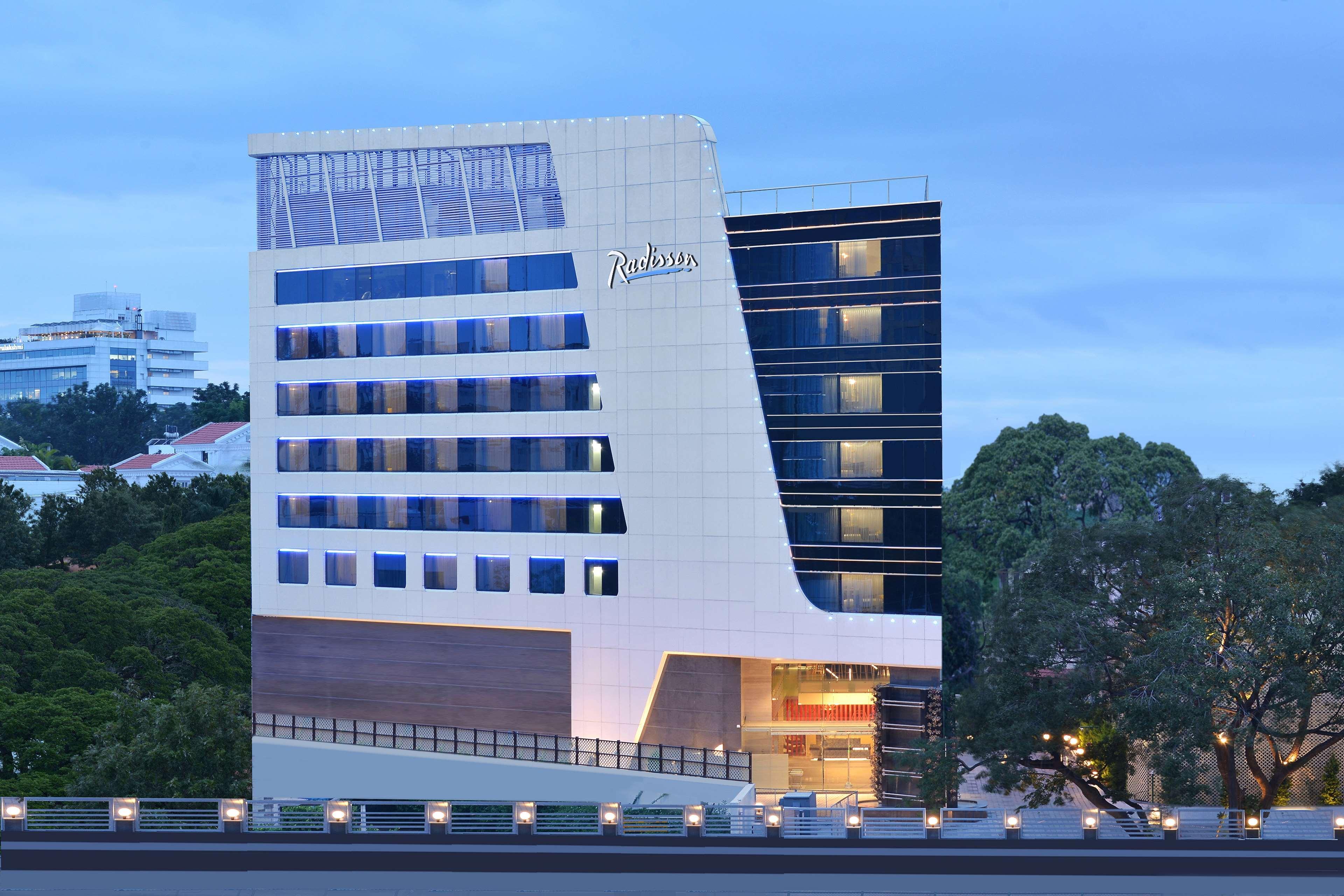 Hotel Radisson Bengaluru City Center Extérieur photo